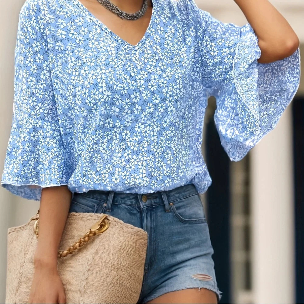 SHEIN Flare‎ Sleeve Floral V Neck Blouse